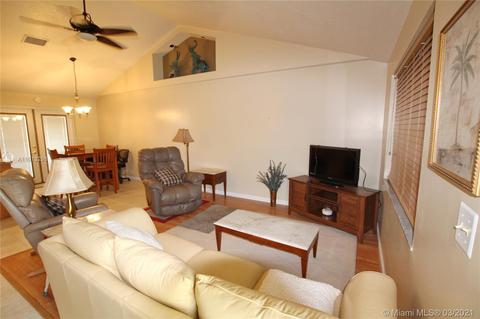 2043 SE 34th Ln, Taylor Creek, FL 34974 photo 9