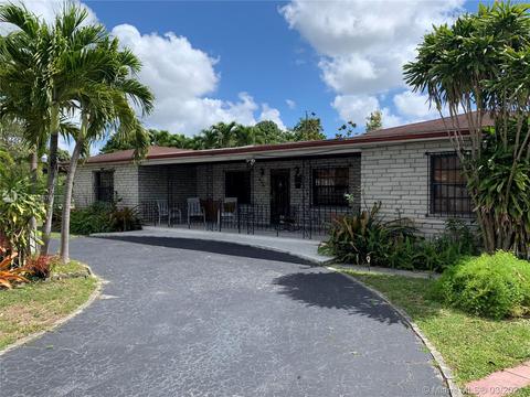 696 E 51st St, Hialeah, FL 33013 photo 1