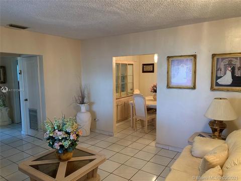 696 E 51st St, Hialeah, FL 33013 photo 14