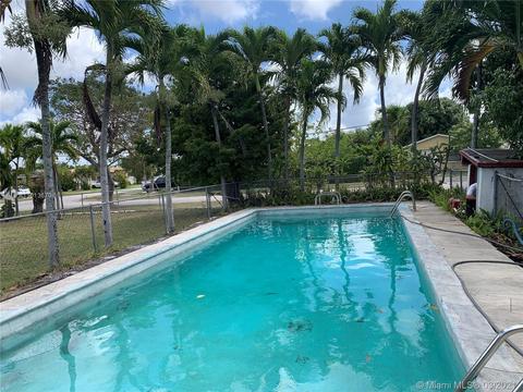 696 E 51st St, Hialeah, FL 33013 photo 2