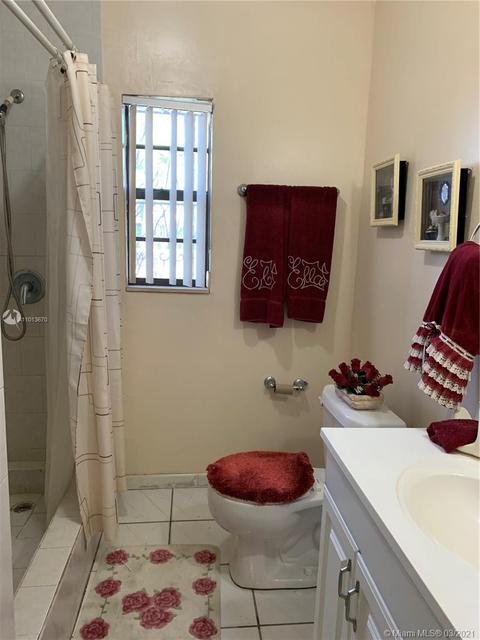 696 E 51st St, Hialeah, FL 33013 photo 15
