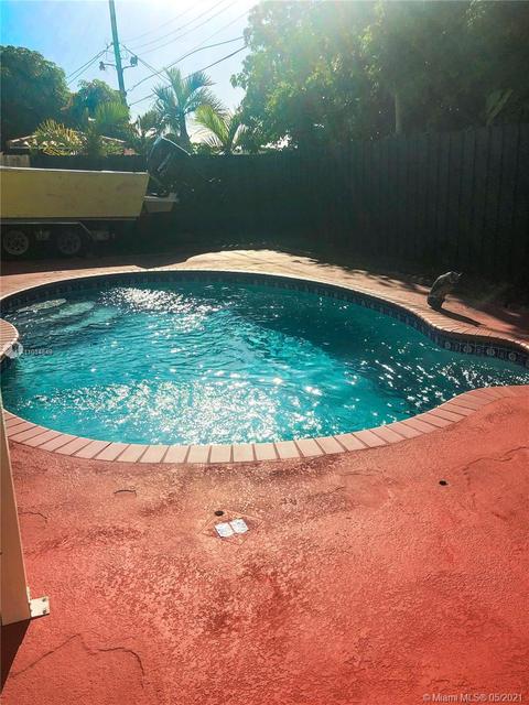 820 SE 3rd Pl, Hialeah, FL 33010 photo 7