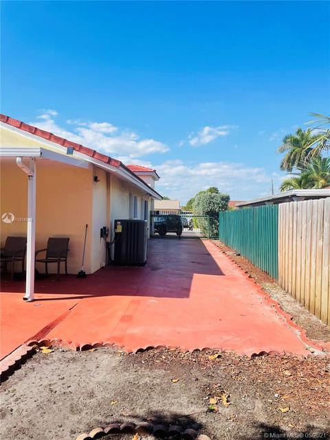 820 SE 3rd Pl, Hialeah, FL 33010 photo 19