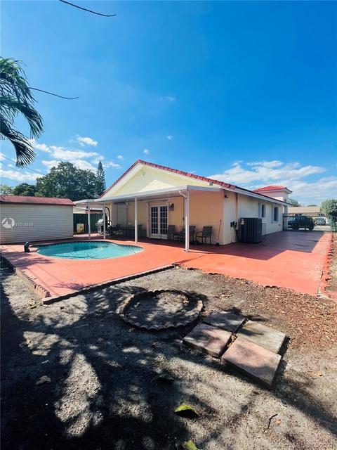 820 SE 3rd Pl, Hialeah, FL 33010 photo 21