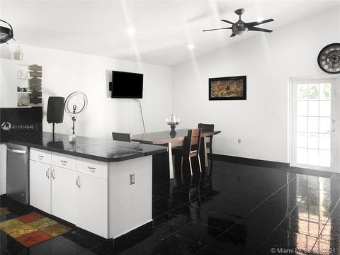 820 SE 3rd Pl, Hialeah, FL 33010 photo 9