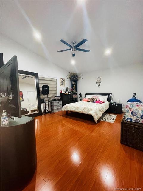 820 SE 3rd Pl, Hialeah, FL 33010 photo 35