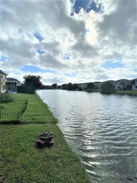 9332 NW 55th St, Sunrise, FL 33351 photo 6