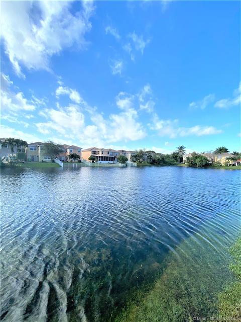9332 NW 55th St, Sunrise, FL 33351 photo 4