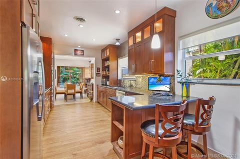 5 E Shore Dr E, Miami, FL 33133 photo 10