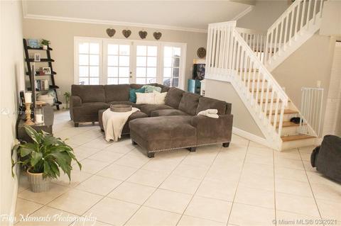 8765 NW 149th Ter, Miami Lakes, FL 33018 photo 4