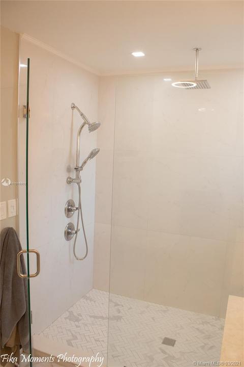 8765 NW 149th Ter, Miami Lakes, FL 33018 photo 6