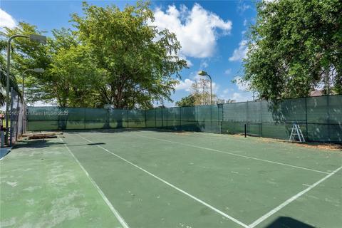 6820 N Augusta Dr, Hialeah, FL 33015 photo 5