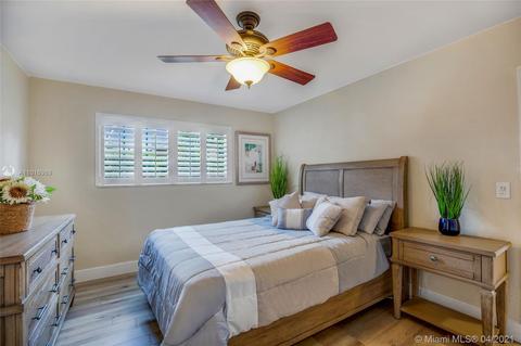 1265 Thrush Ave, Miami Springs, FL 33166 photo 16