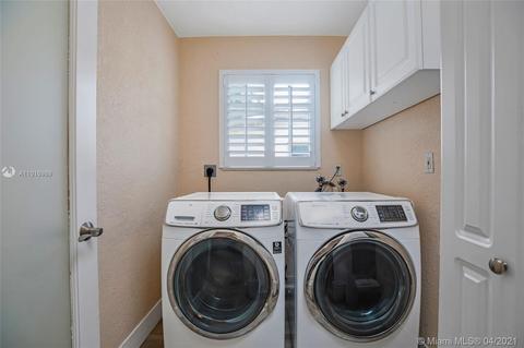 1265 Thrush Ave, Miami Springs, FL 33166 photo 23