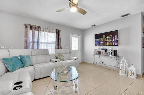 3390 E 1st Ave, Hialeah, FL 33013 photo 5