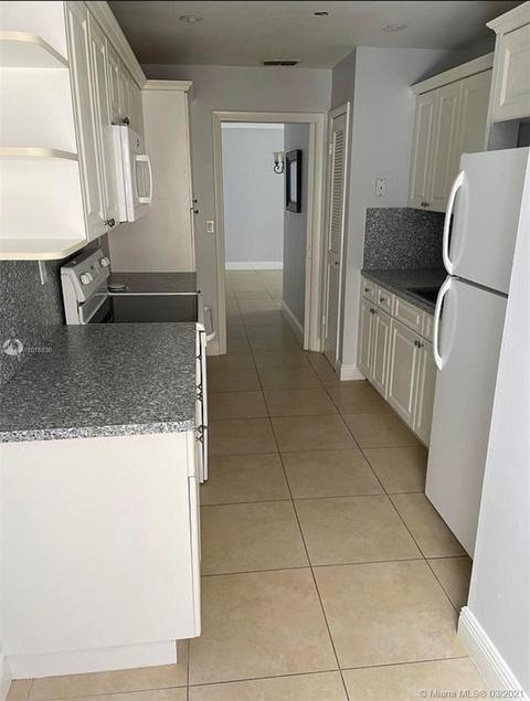 7355 W 4th Ave #313, Hialeah, FL 33014 photo 4