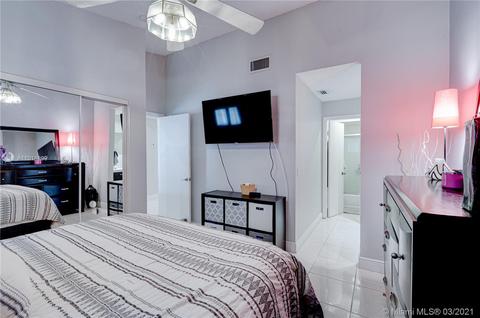 Undisclosed, Hialeah, FL 33015 photo 20
