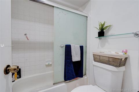 Undisclosed, Hialeah, FL 33015 photo 24