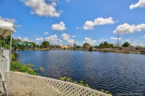 1370 W 69th St, Hialeah, FL 33014 photo 17