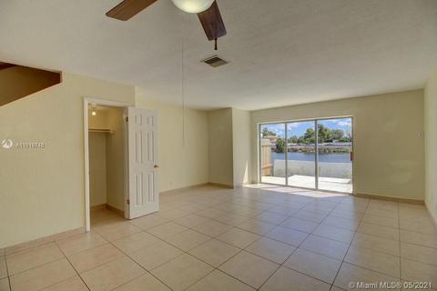 1370 W 69th St, Hialeah, FL 33014 photo 14