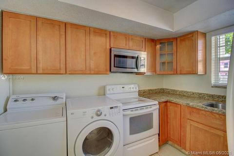1370 W 69th St, Hialeah, FL 33014 photo 9