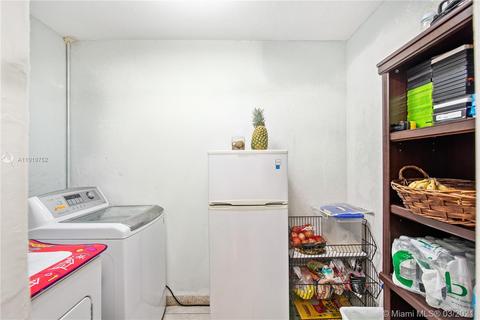 1271 W 76th St, Hialeah, FL 33014 photo 16
