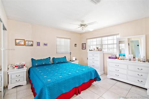 1271 W 76th St, Hialeah, FL 33014 photo 8