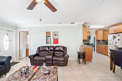 1271 W 76th St, Hialeah, FL 33014 photo 5