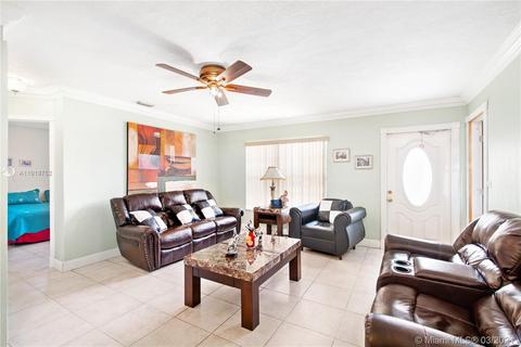 1271 W 76th St, Hialeah, FL 33014 photo 3