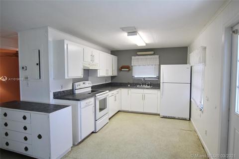 1042 5th St, Okeechobee, FL 34974 photo 3
