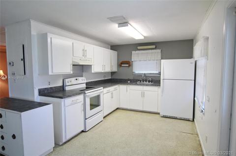 1042 5th St, Okeechobee, FL 34974 photo 4