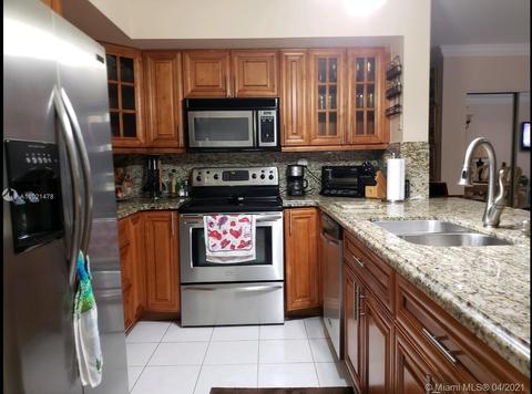 8317 Balgowan Rd, Miami Lakes, FL 33016 photo 2
