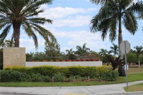 17543 SW 155th Ct, Miami, FL 33187 photo 2
