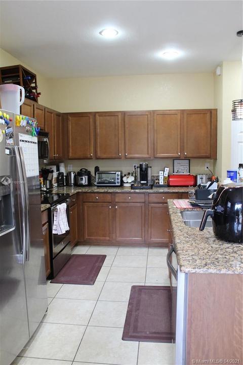 17543 SW 155th Ct, Miami, FL 33187 photo 25
