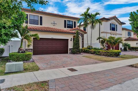 8762 W 33rd Ave, Hialeah, FL 33018 photo 4