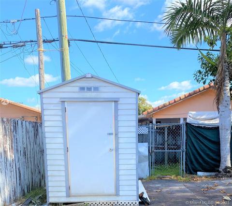 731 Hialeah Dr, Hialeah, FL 33010 photo 11