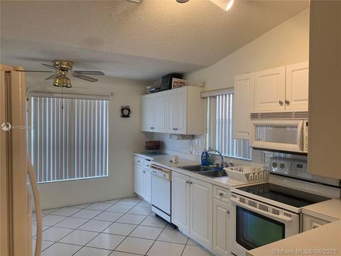 6595 Skipper Ter, Margate, FL 33063 photo 11