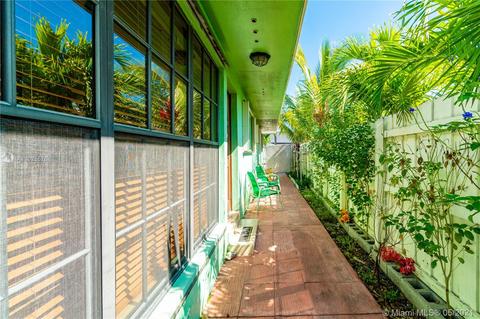 301 E 41st St, Hialeah, FL 33013 photo 4