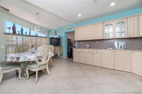 301 E 41st St, Hialeah, FL 33013 photo 11