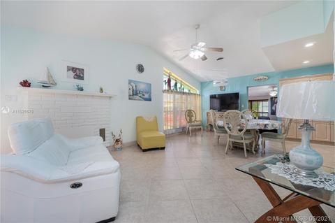 301 E 41st St, Hialeah, FL 33013 photo 1