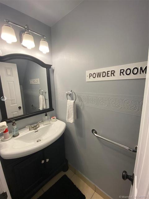 1870 W 73rd Pl, Hialeah, FL 33014 photo 11
