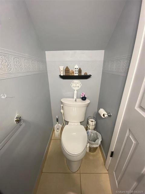 1870 W 73rd Pl, Hialeah, FL 33014 photo 12