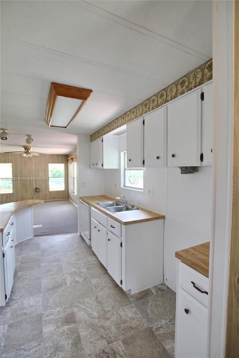 1120 Palm Ct, Okeechobee, FL 34974 photo 3