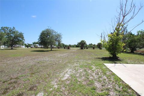19680 NW 80th Dr, Okeechobee, FL 34972 photo 2