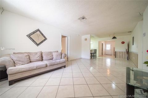241 E 13th St, Hialeah, FL 33010 photo 4