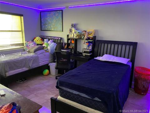Undisclosed, Hialeah, FL 33014 photo 4