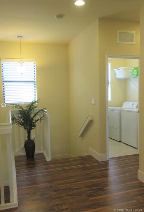 8619 W 33rd Ave, Hialeah, FL 33018 photo 10