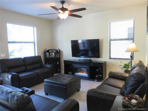 8619 W 33rd Ave, Hialeah, FL 33018 photo 4