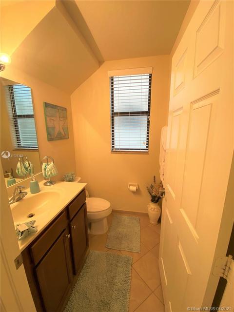 8619 W 33rd Ave, Hialeah, FL 33018 photo 8