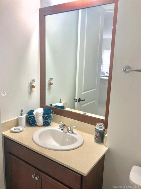 3229 W 97th St, Hialeah, FL 33018 photo 11